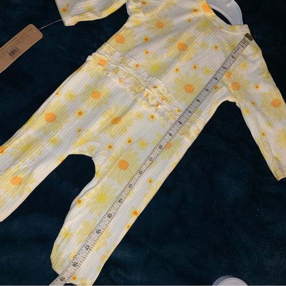 NEW! 2-Piece Set, Baby 0-3 Months, L/S Onesie & Matching Headband, Gorgeous NWT! - Picture 10 of 13